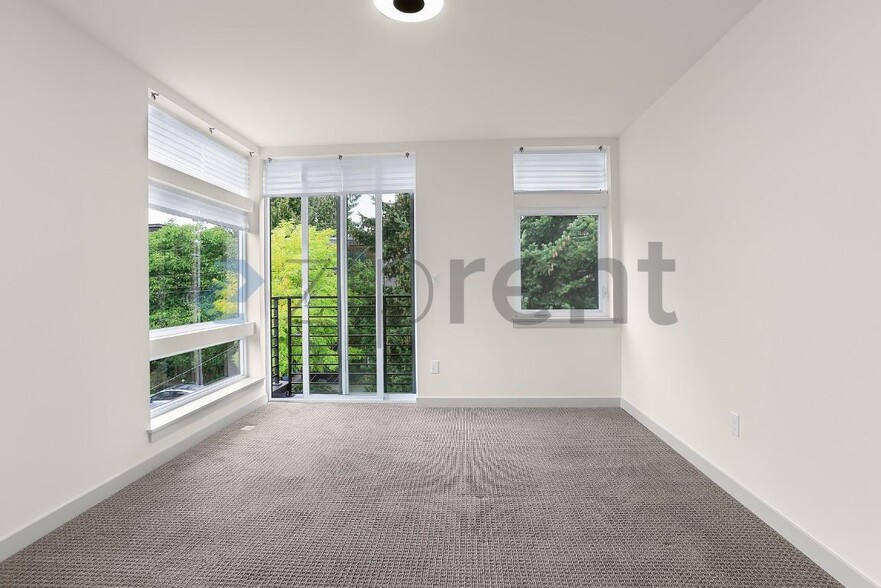 Building Photo - Unit C