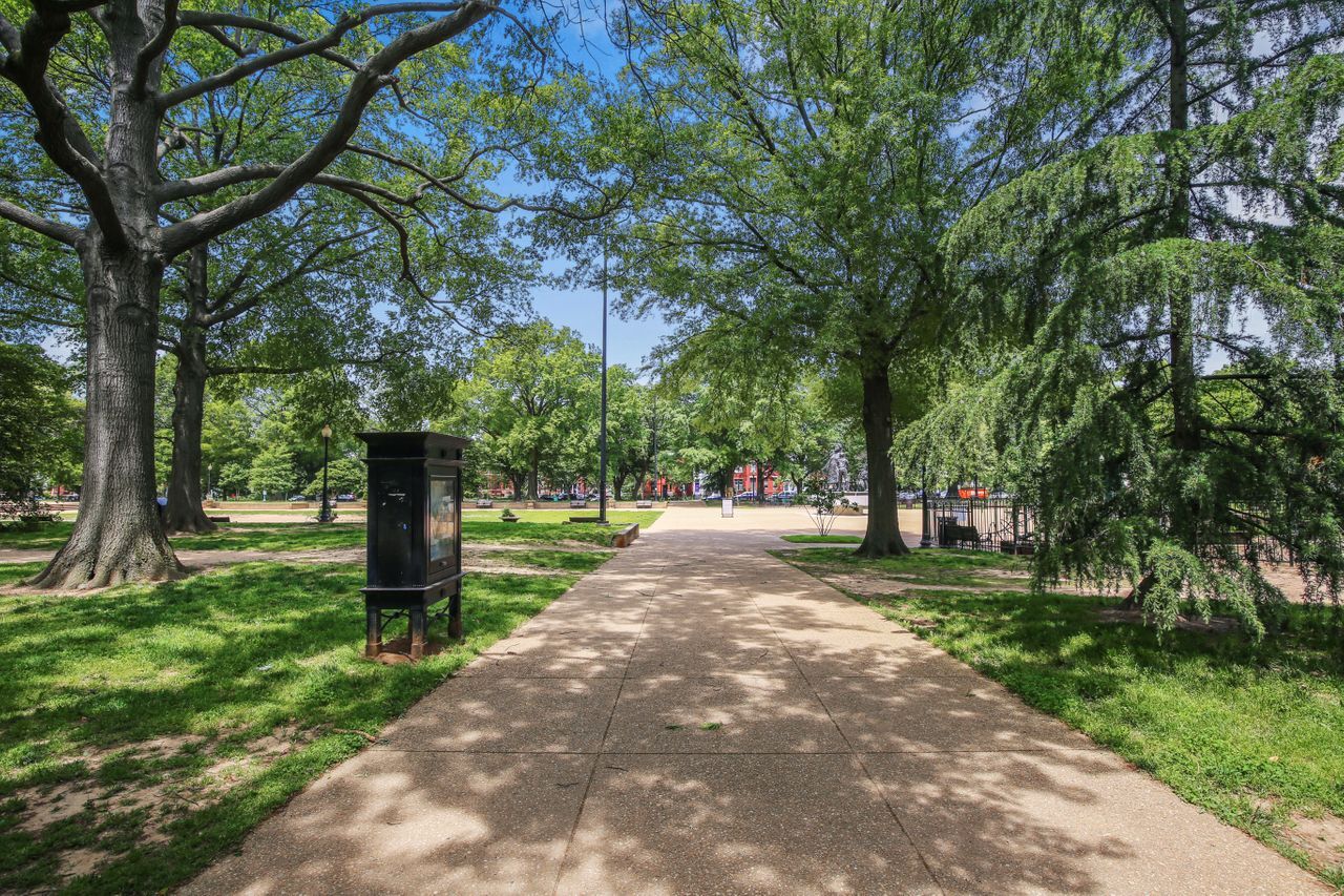 Building Photo - 1110 3rd St NE