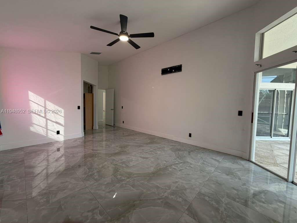 Building Photo - 189 Cameron Dr