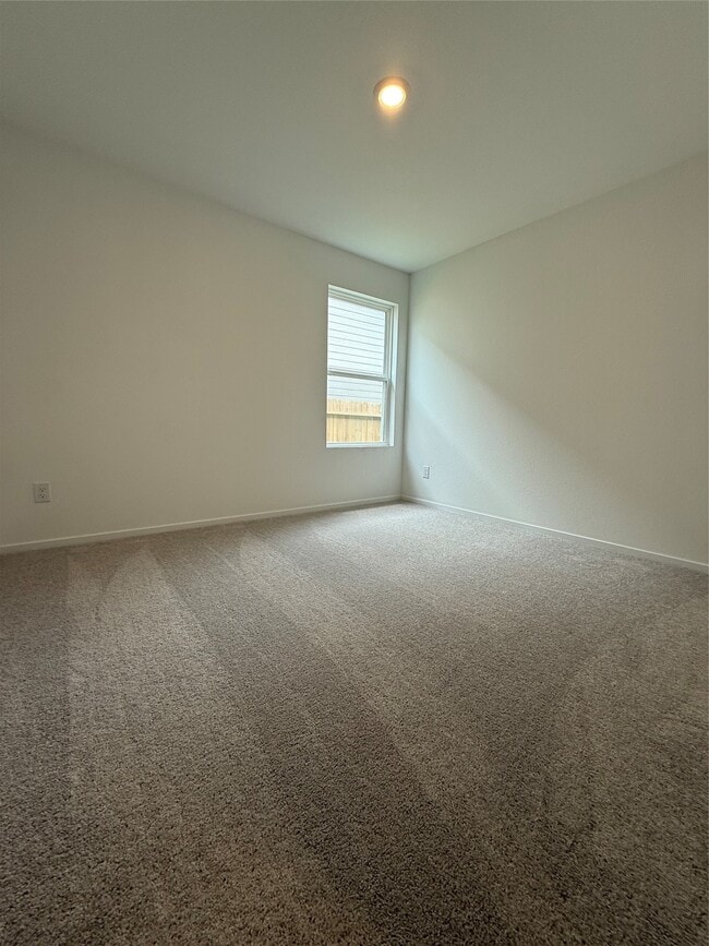 Building Photo - 335 Parkin Ct
