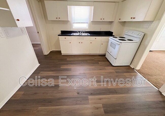 Building Photo - 5506 Webster St