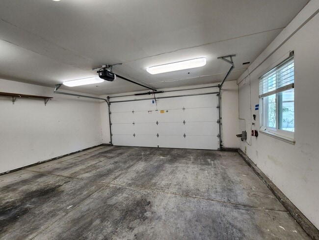 Building Photo - Redwood city townhouse