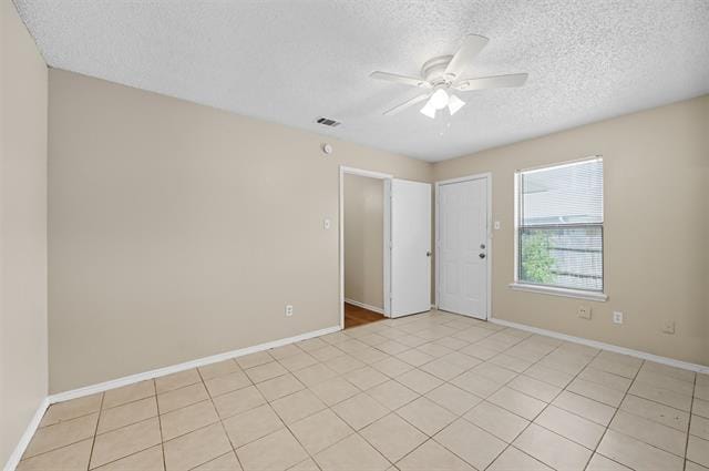 Building Photo - 3414 Colonial Dr