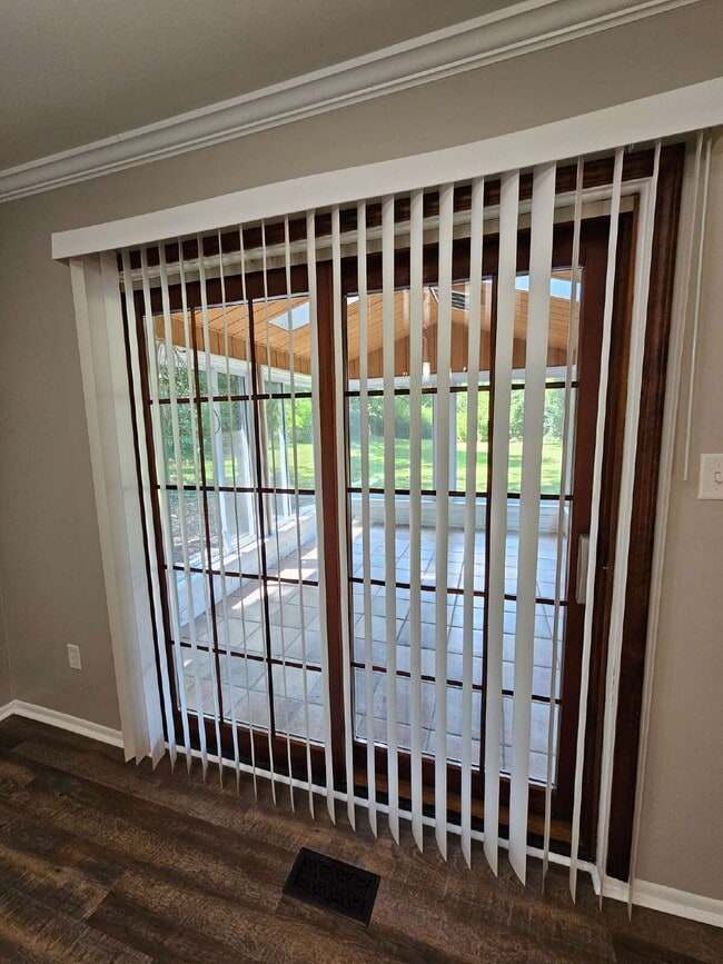 Building Photo - Private 4 Bedroom Home on 0.75 Acres with Great Room Fireplace, Wet Bar & 3-Season Room, 2 Car At...