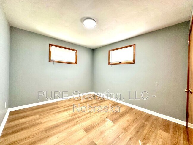 Building Photo - 2205 Lindyview Rd