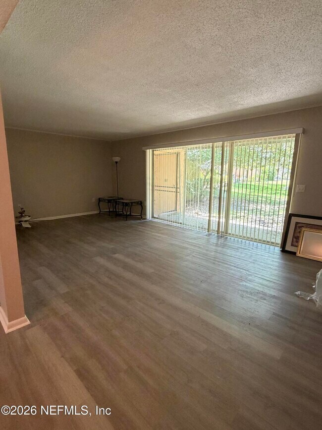 Building Photo - 396 Regency Wood Dr