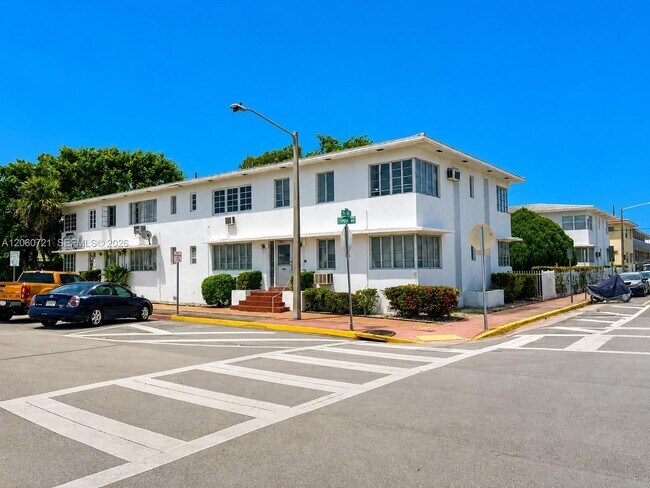 Building Photo - 7407 Byron Ave