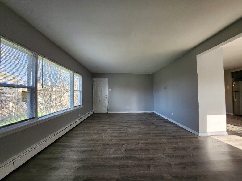 Building Photo - 6437 S Evans Ave