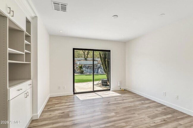 Building Photo - 9046 N 28th St