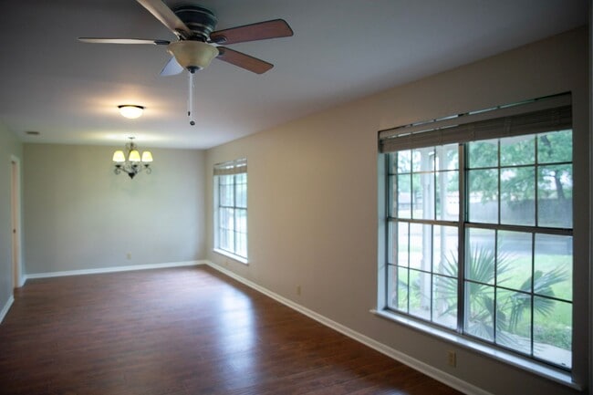 Building Photo - Lease Takeover Opportunity Available! 4 Be...