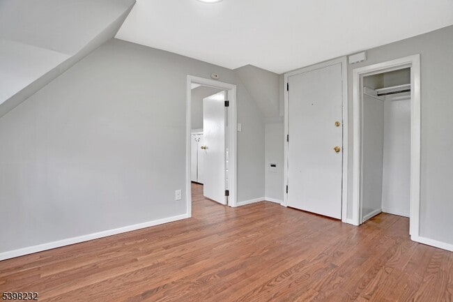 Building Photo - 706 Chestnut St