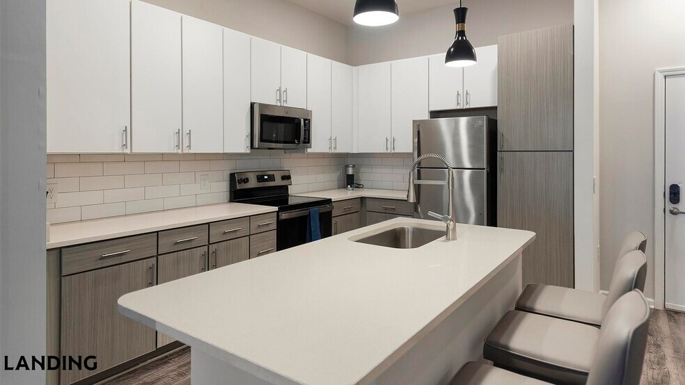 Building Photo - 5340 Periwinkle Hl Ave