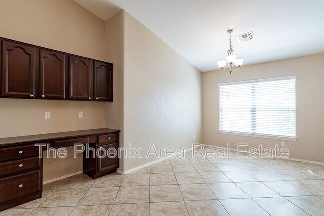 Building Photo - 3049 W Silver Creek Dr