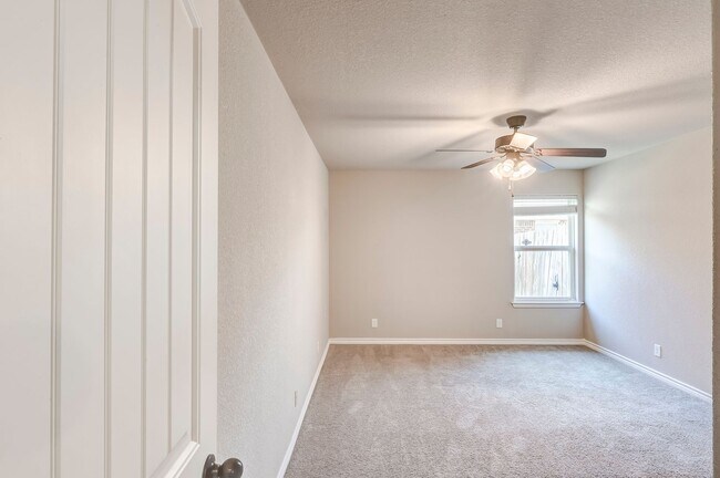 Building Photo - 6302 Castle Gap Dr