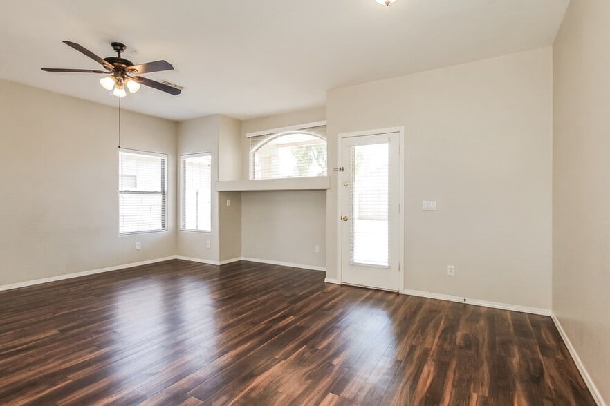 Building Photo - 12917 W Aster Dr