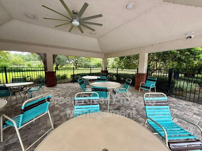 Building Photo - 8716 Canopy Oaks Dr