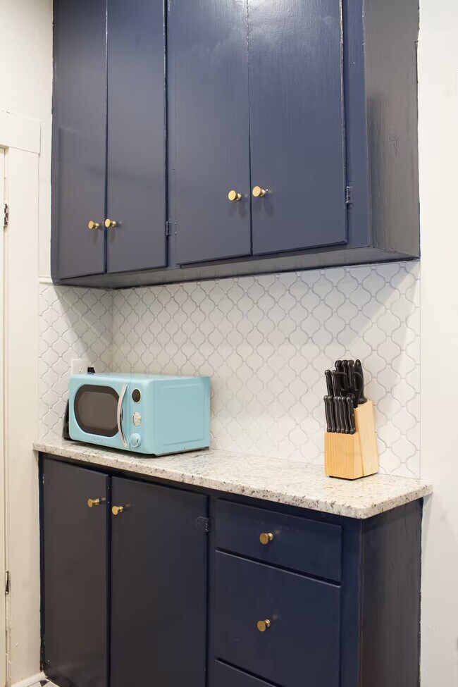 Building Photo - Lawrence House