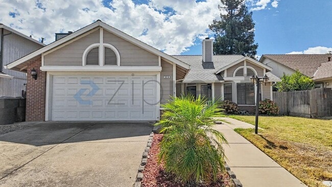 Building Photo - 8818 Somershire Way