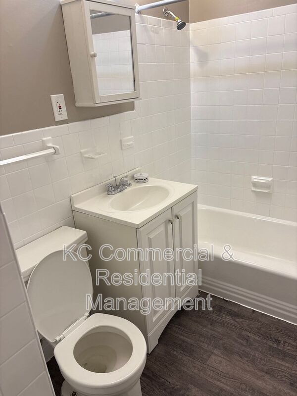 Building Photo - 9211 E 50th Terrace