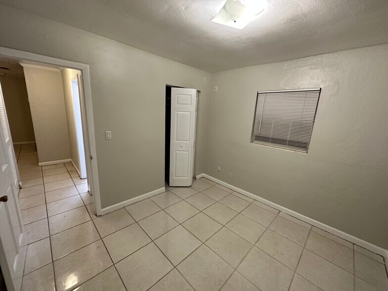 Building Photo - 7725 Cassino Ave