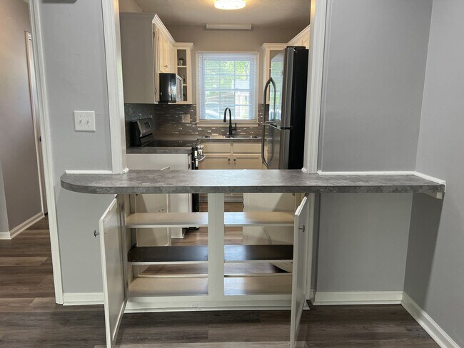 Building Photo - Walk to Beach! Newly Remodeled 2 Bedroom, ...