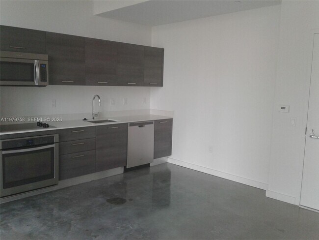 Building Photo - 151 SE 1st St