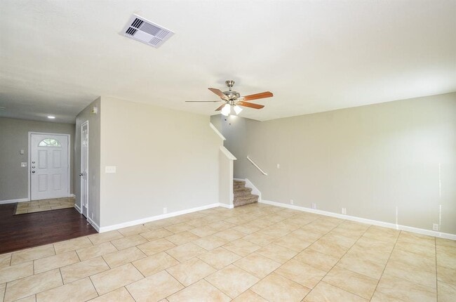 Building Photo - 718 Pine Lodge Dr