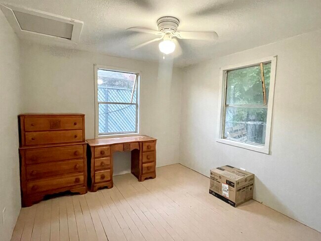 Building Photo - 3211 Galveston St