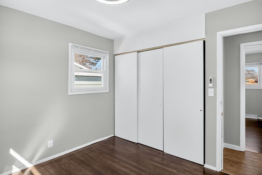 Building Photo - 7407 Saturn St