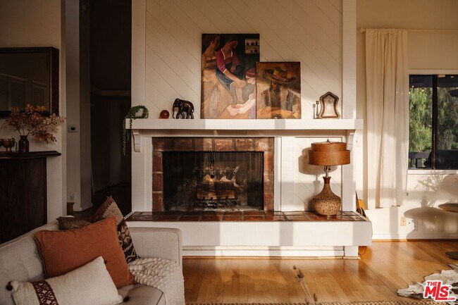 Building Photo - 2239 Topanga Skyline Dr