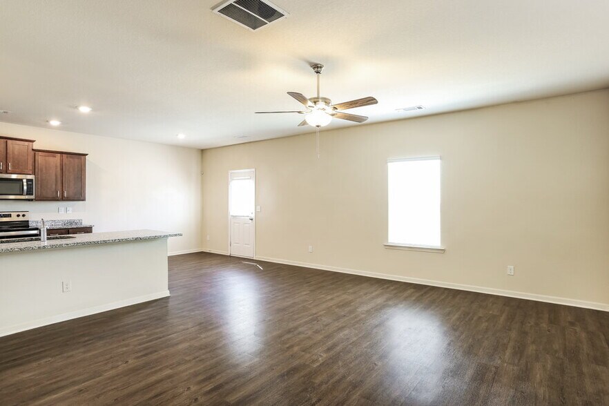 Building Photo - 3343 Clawing Hawk Way