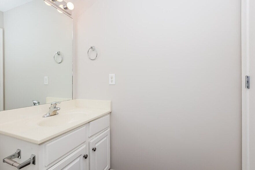 Building Photo - 2448 Nashboro Blvd