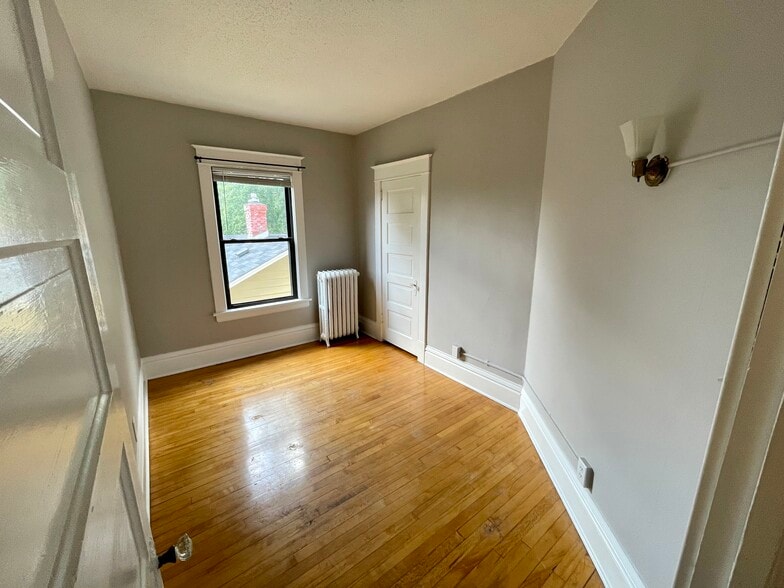 Building Photo - 1528 Iglehart AVe