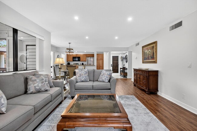Building Photo - 368 Brackenwood Cir