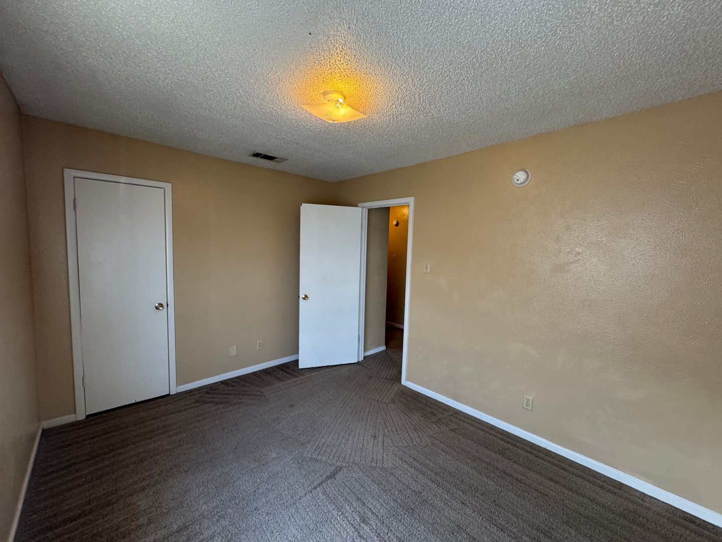 Building Photo - 1102 Covey Ln