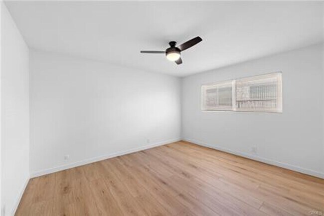 Building Photo - 223 Avenida Victoria