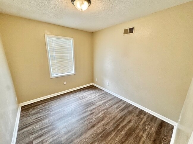 Building Photo - 408 Braycliff Cove