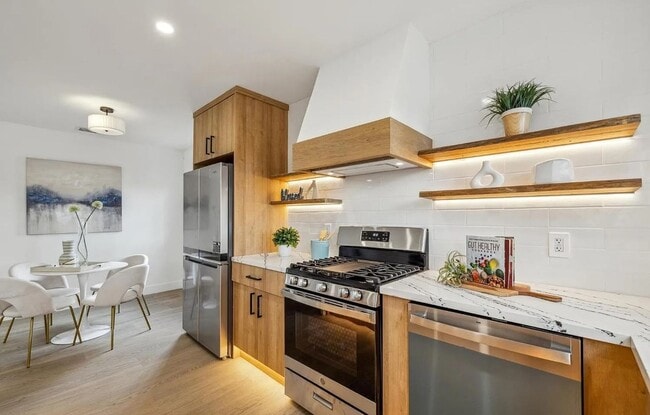 Building Photo - Charming 2 bedroom, 1 bathroom house