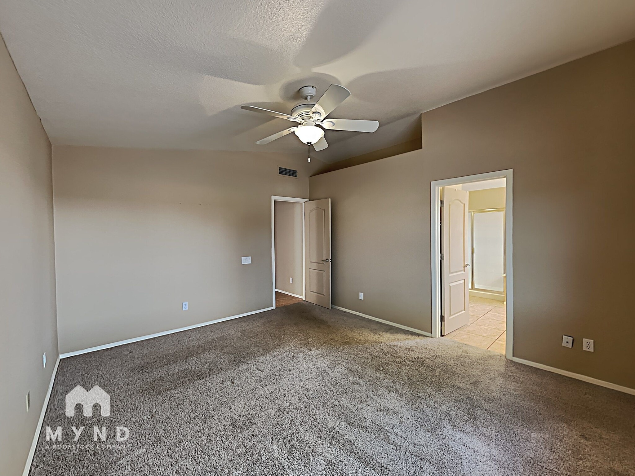 Building Photo - 2556 W Saguaro Bluffs Dr