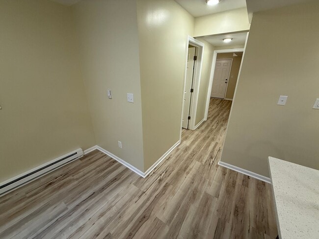 Building Photo - 2537 N Weil St