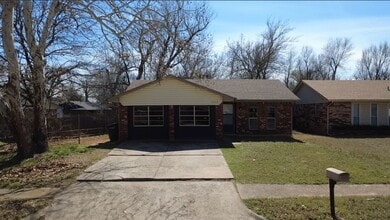 Building Photo - Beautiful, spacious home in Del City - corner lot!
