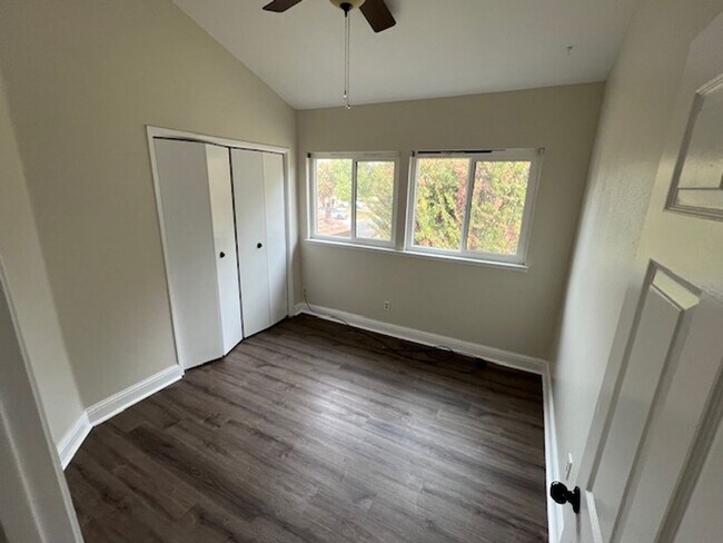 Building Photo - Condo