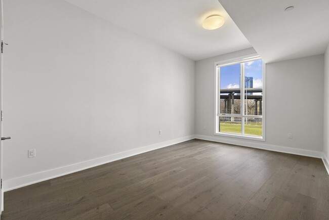 Building Photo - 202 Merseles St