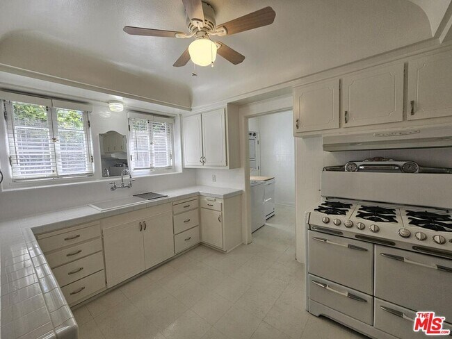 Building Photo - 6226 Drexel Ave