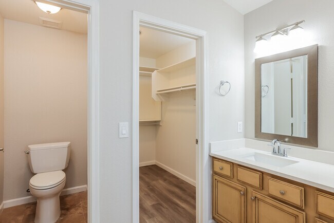 Building Photo - 3 Bedroom Home in Phoenix