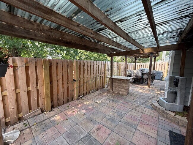 Building Photo - 3925 Cobblestone Bend Dr