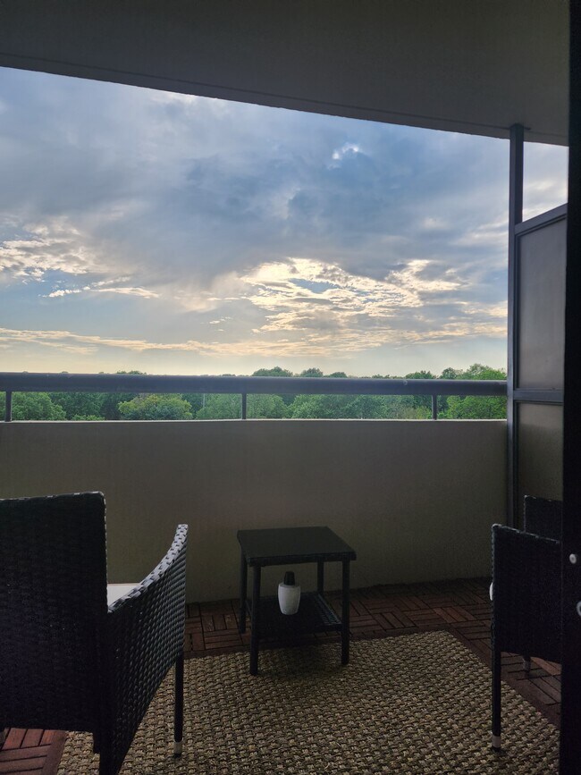 Building Photo - 4000 N Meridian St