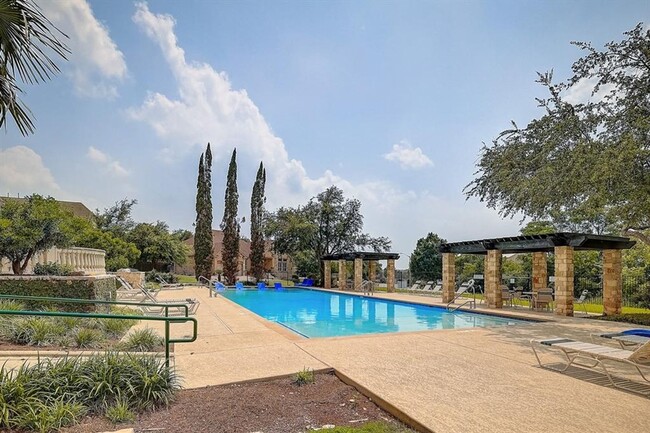 Building Photo - Executive Home in Bella Vista / 4 bedrooms...