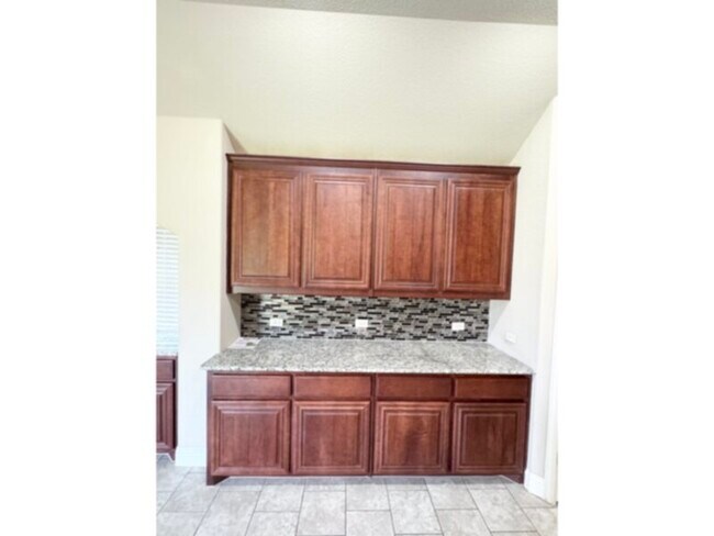 Building Photo - LUXURY STARTS HERE**** 5 BEDROOM IN HAGAN HILL SUBDIVISION****