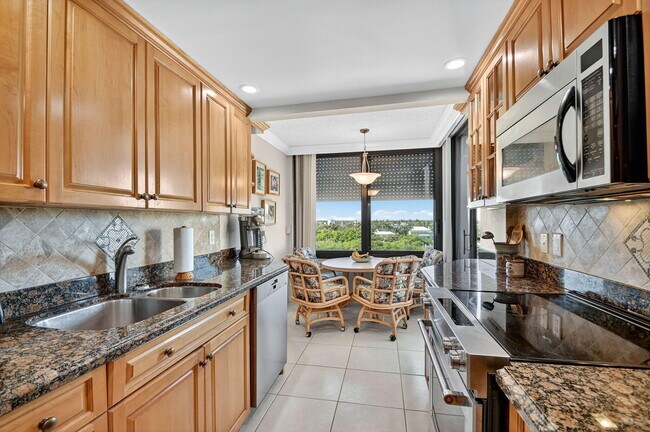 Building Photo - 3589 S Ocean Blvd